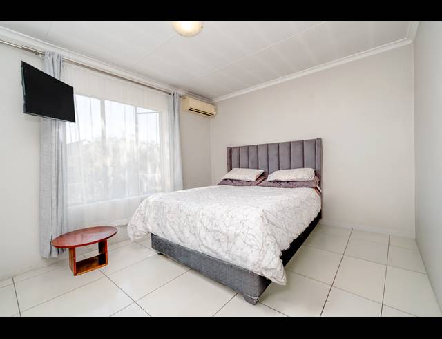 2 BEDROOM APARTMENT FOR SALE IN ALLEN'S NEK